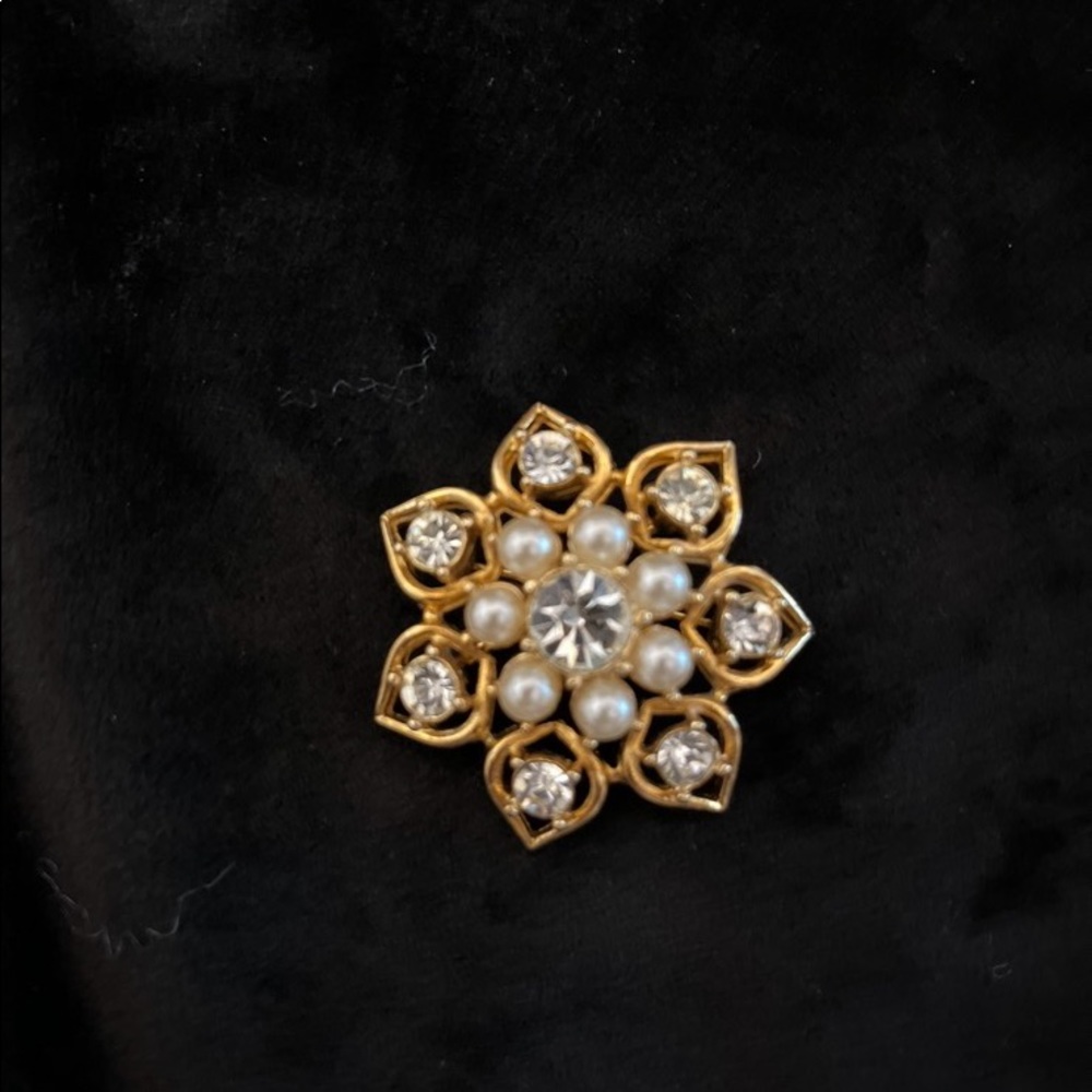 Vintage Signed Sarah Coventry Brooch